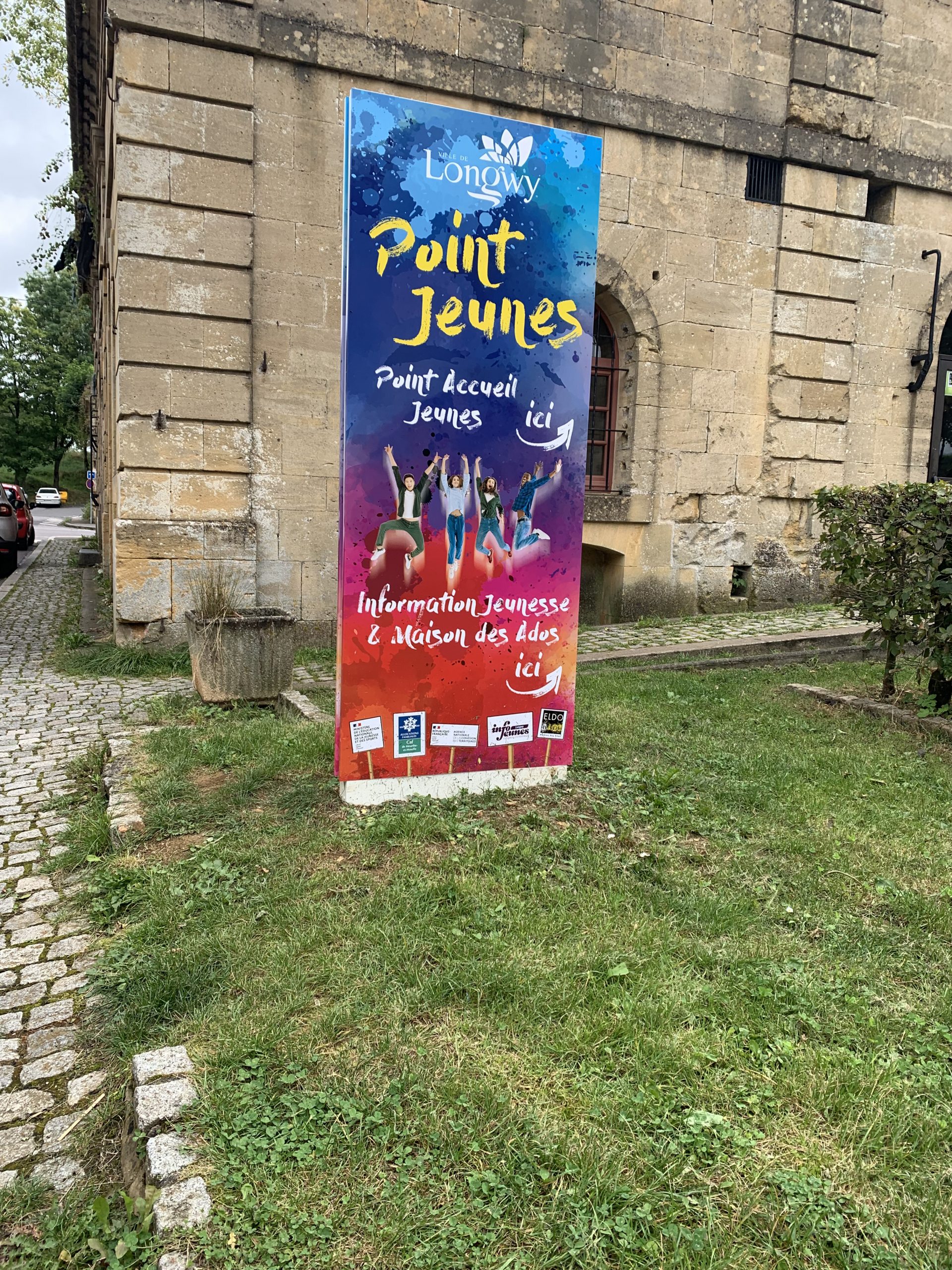 Totem signalétique extérieur — Pub'XL